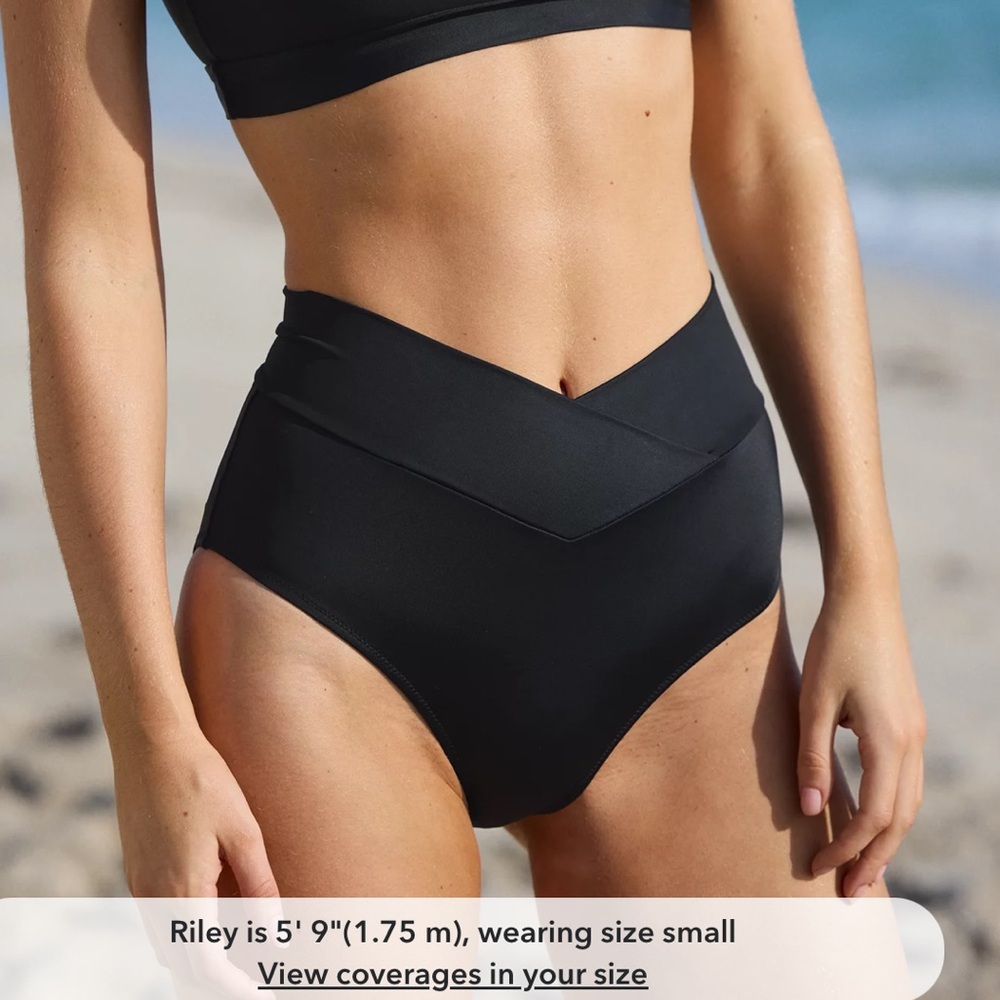 High-Waisted Crossover Bikini bottoms